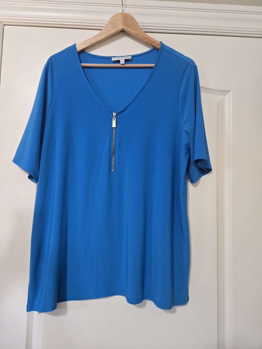 Chaus Bright Teal Blue V-Neck Short Sleeve Top with Gold Zip